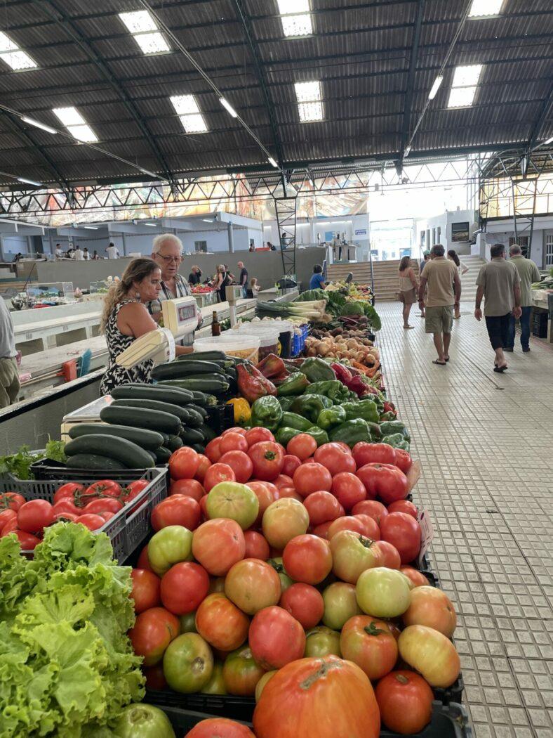 primeur au marché couvert de Nazaré